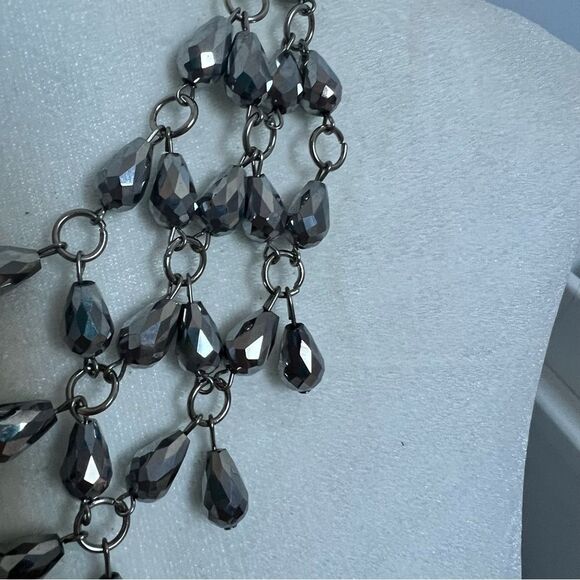 Faceted silver beaded chandelier bib statement necklace - Picture 3 of 4